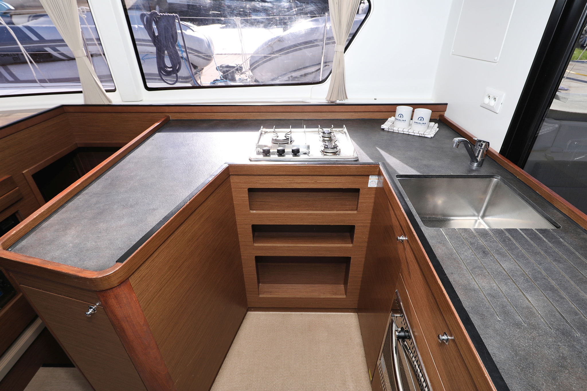 Lagoon 42 - 4 + 2 cab. — photo 24