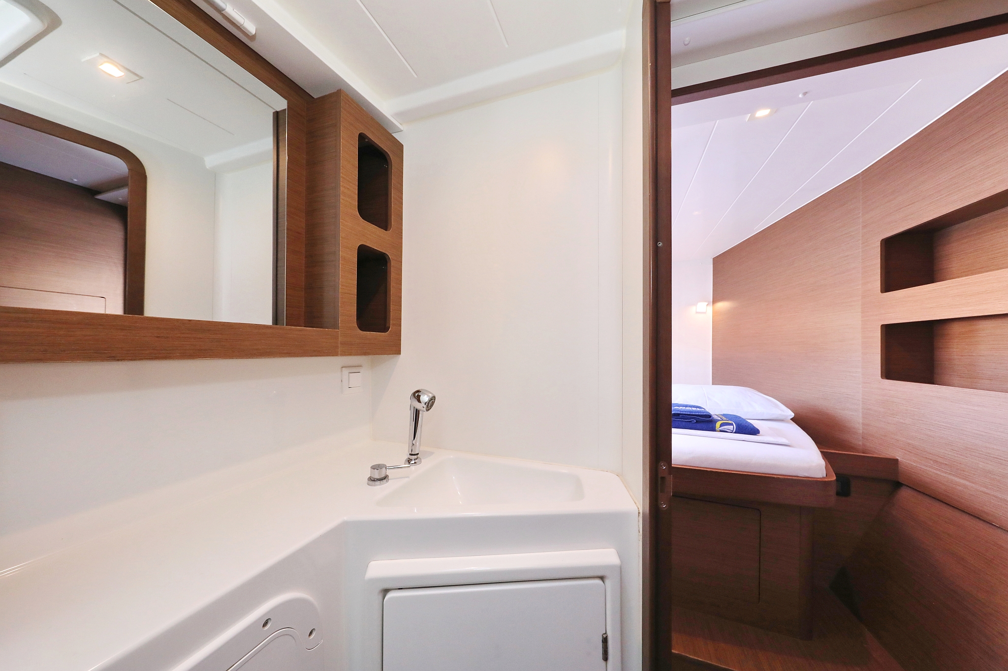 Lagoon 42 - 4 + 2 cab. — photo 35