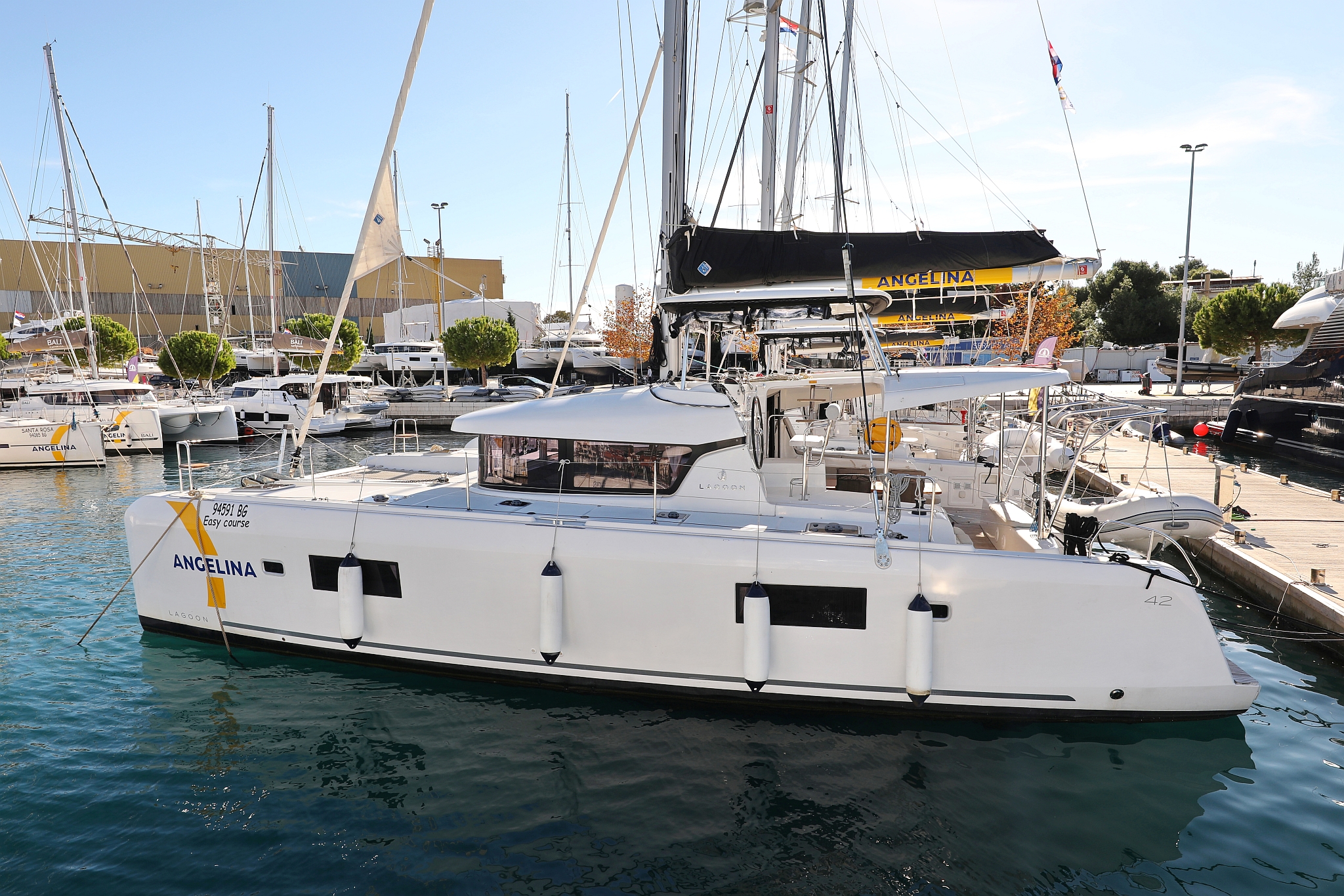 Lagoon 42 - 4 + 2 cab. — photo 2