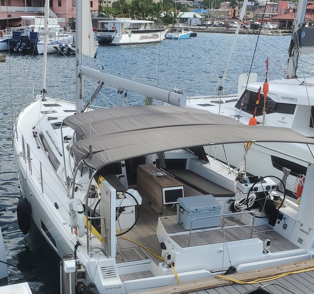 Dufour 470 - 4 cab. — photo 1