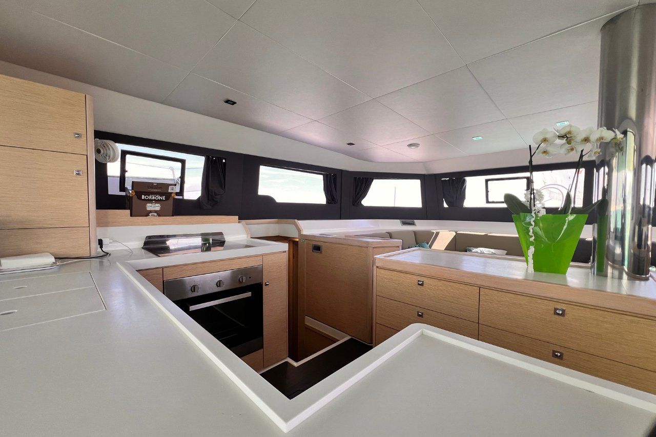 Dufour 48 Catamaran - 5 + 1 cab. — photo 7