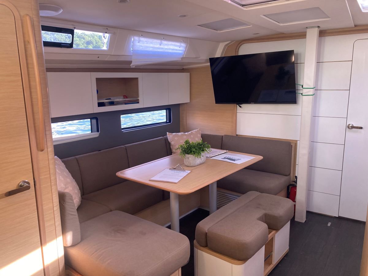 Dufour 41 - 3 cab. — photo 12