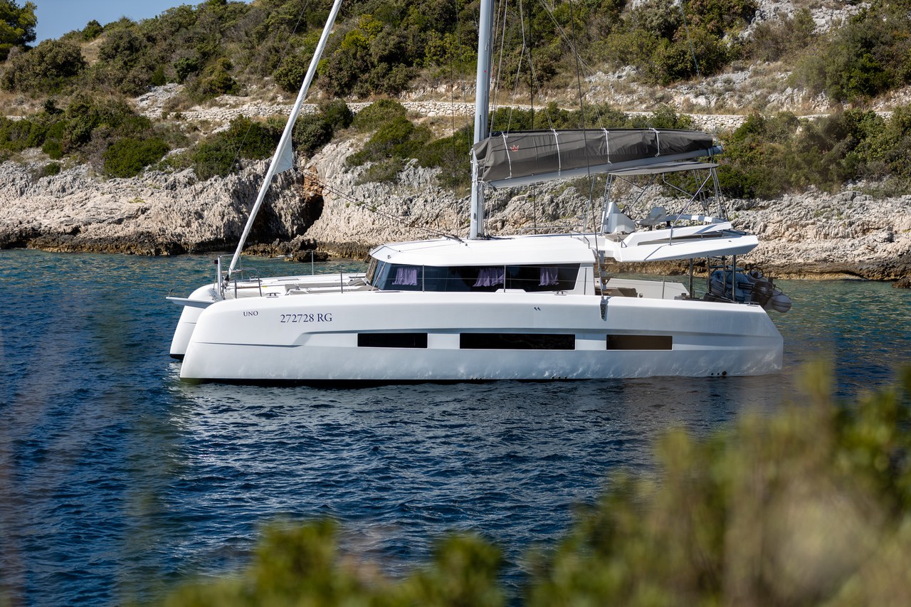 Dufour 48 Catamaran - 5 + 1 cab. — photo 9
