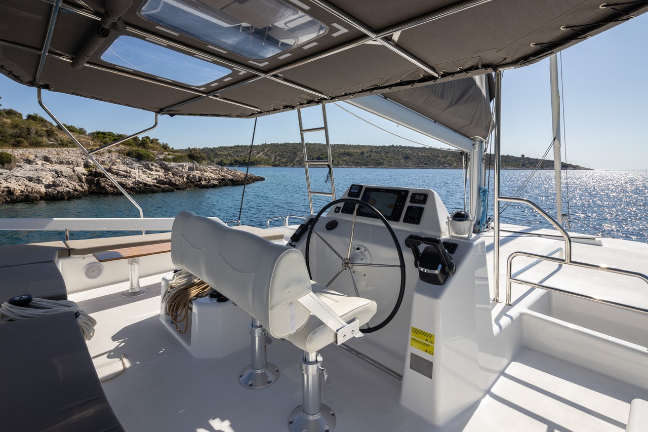 Dufour 48 Catamaran - 5 + 1 cab. — photo 13