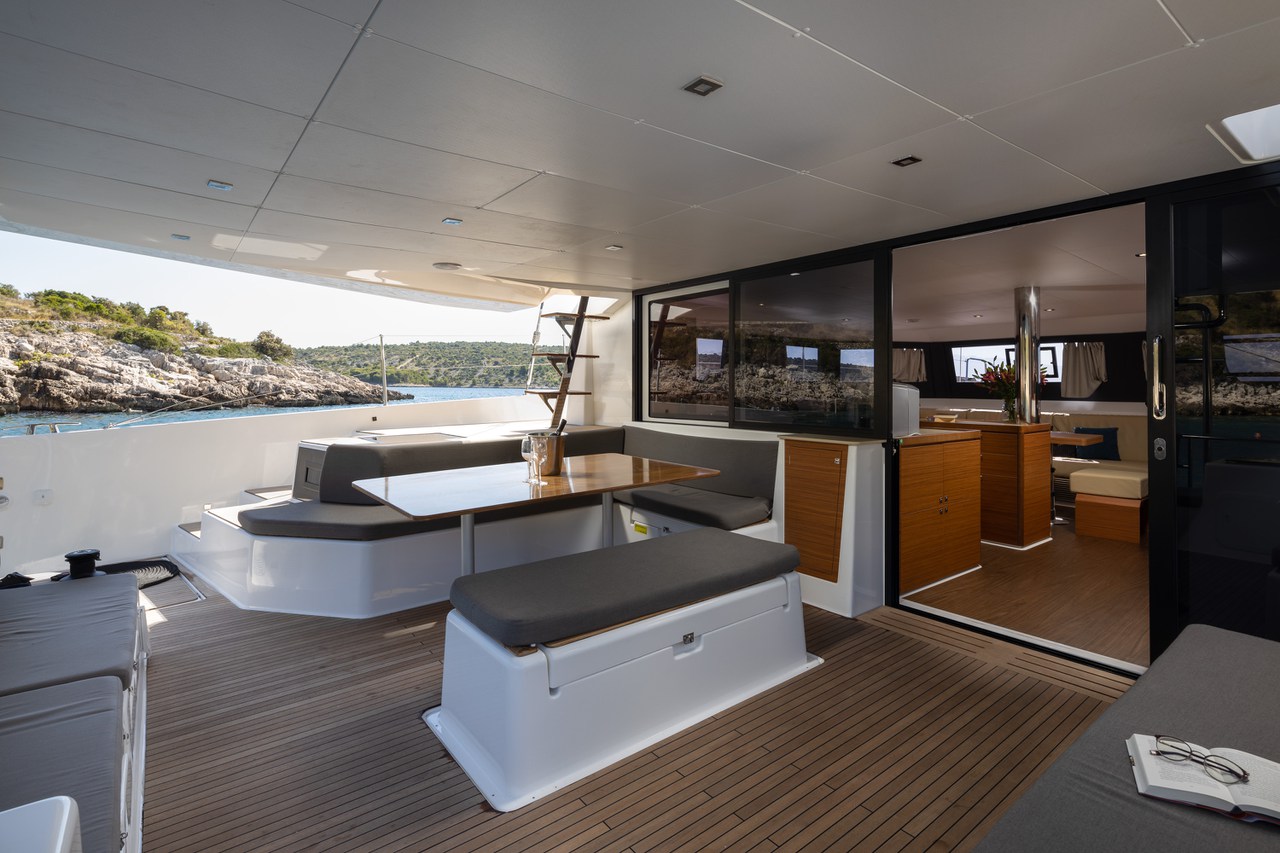 Dufour 48 Catamaran - 5 + 1 cab. — photo 18