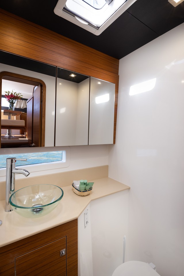 Dufour 48 Catamaran - 5 + 1 cab. — photo 27