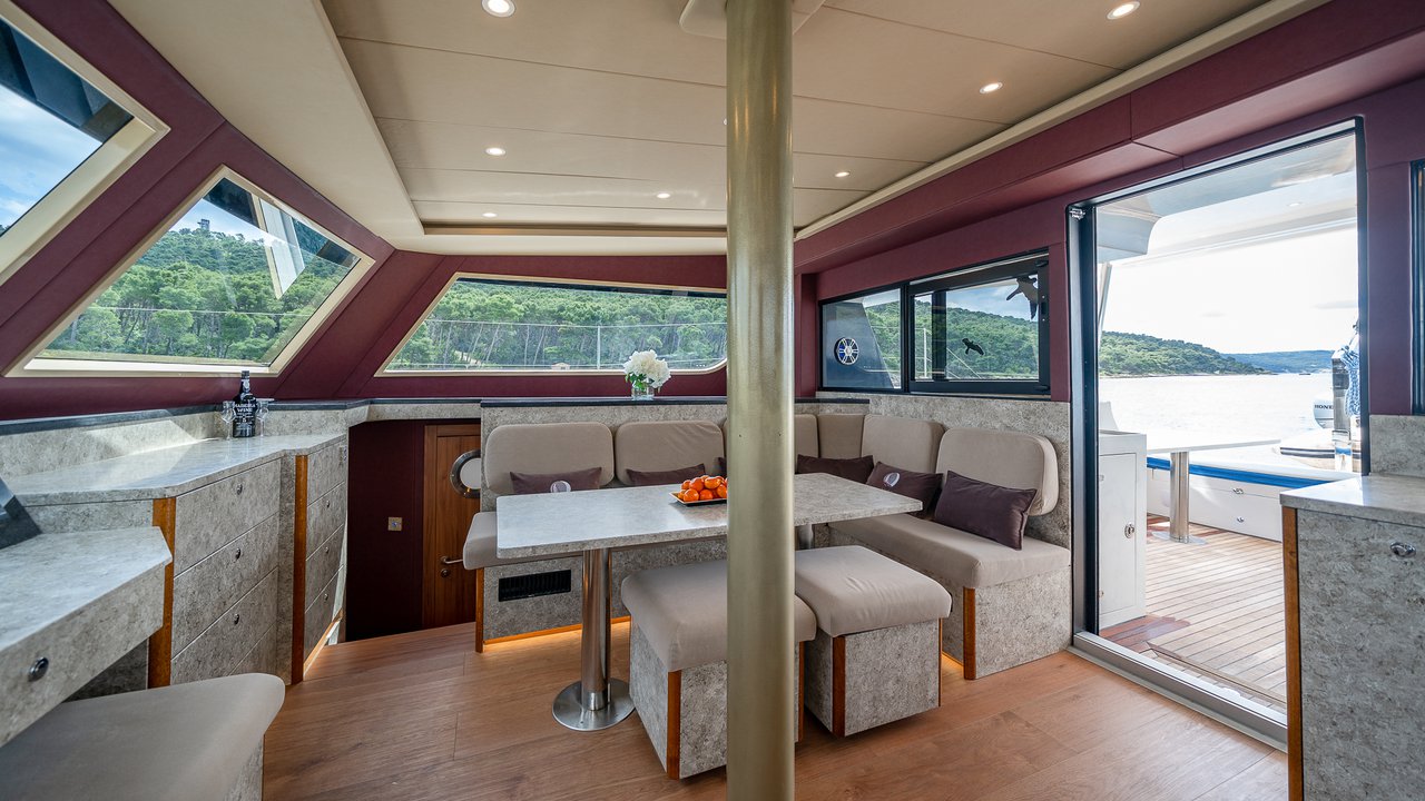 Luna 49 — photo 21