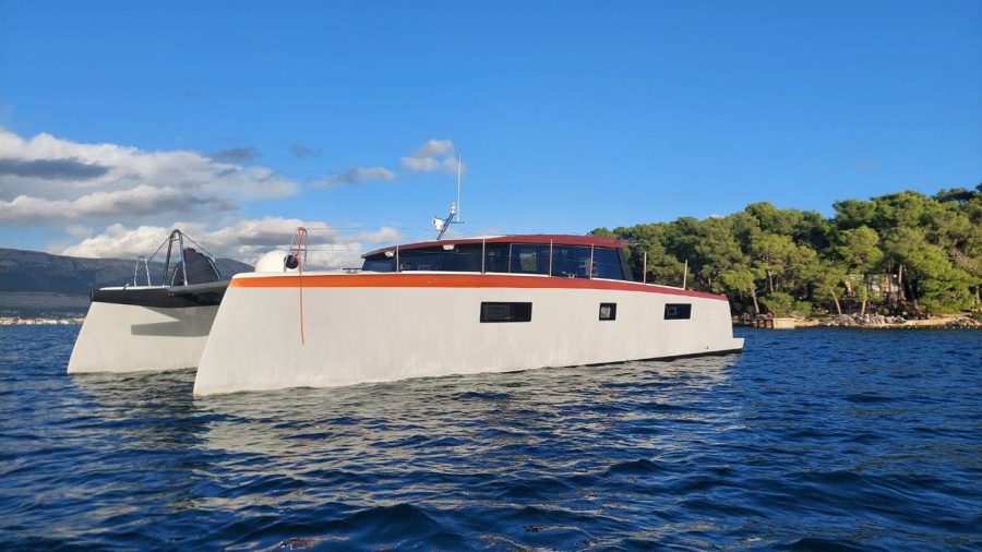 Photo #1 - Luna 47 Power (Orange) en MCI Marine Club International - 40791
