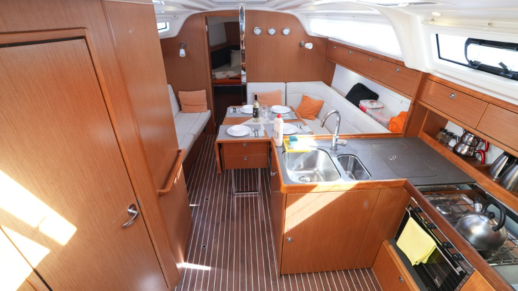 Bavaria Cruiser 37 - 3 cab. — photo 12