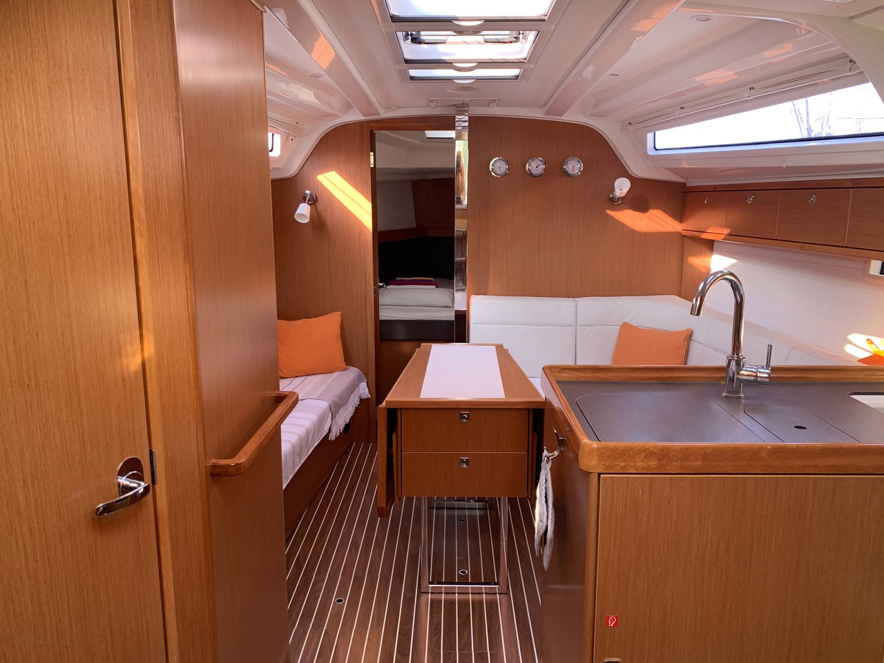 Bavaria Cruiser 37 - 3 cab. — photo 6