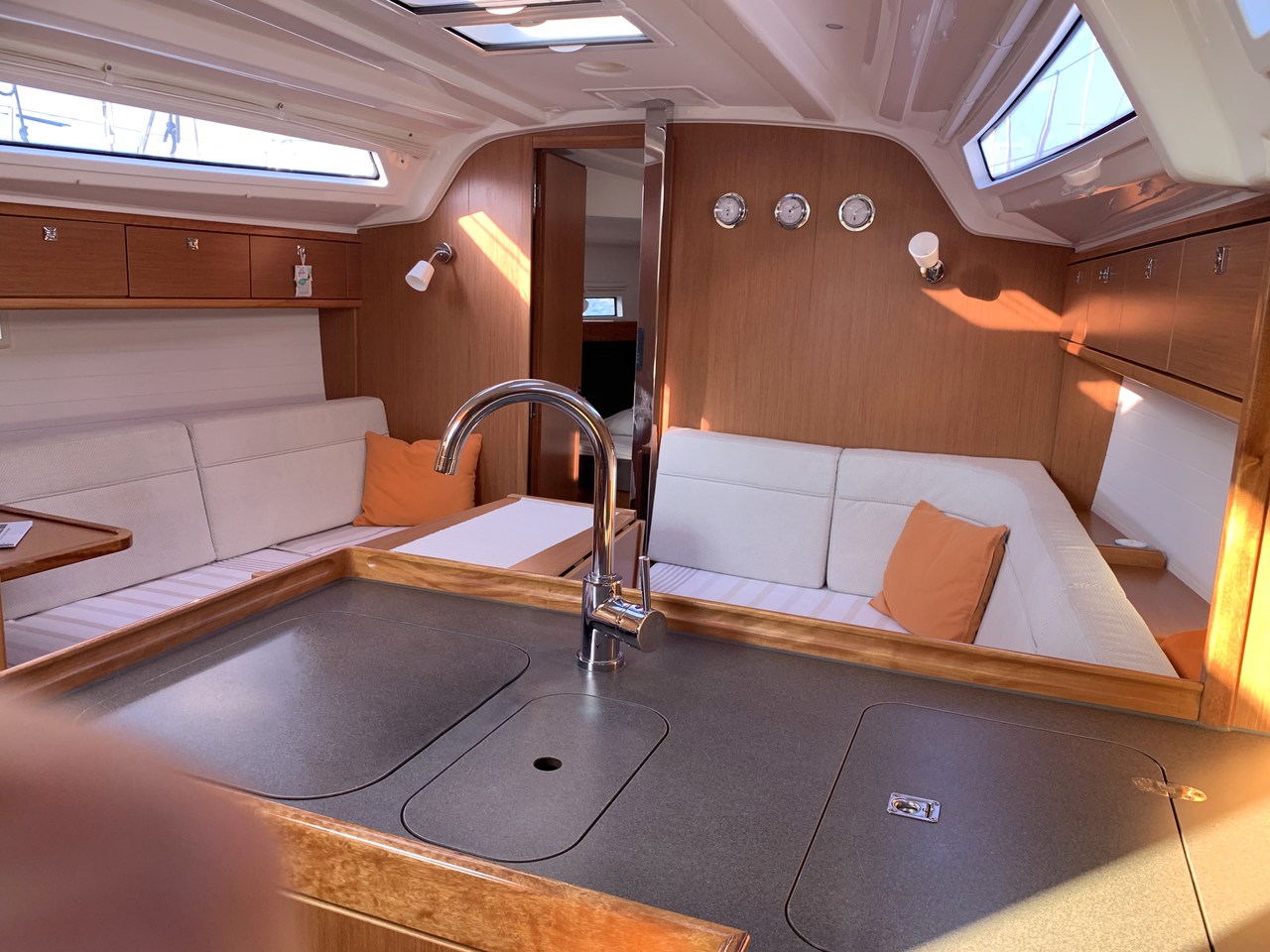 Bavaria Cruiser 37 - 3 cab. — photo 7