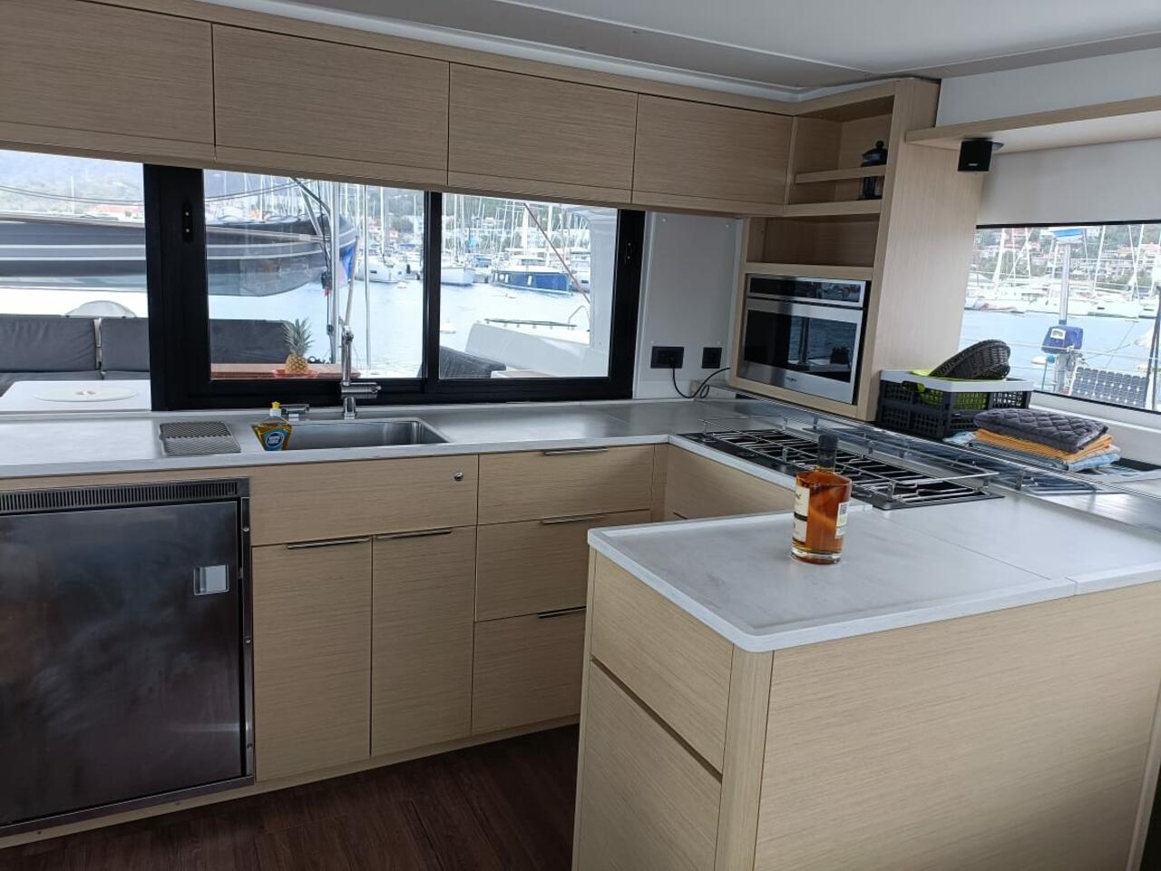 Lagoon 46 - 4 + 2 cab. — photo 17