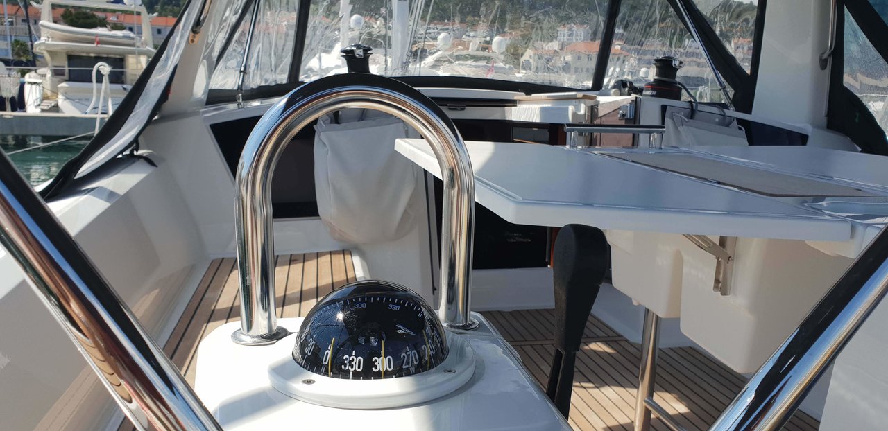 Oceanis 38.1 — photo 4