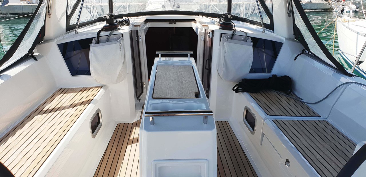 Oceanis 38.1 — photo 6