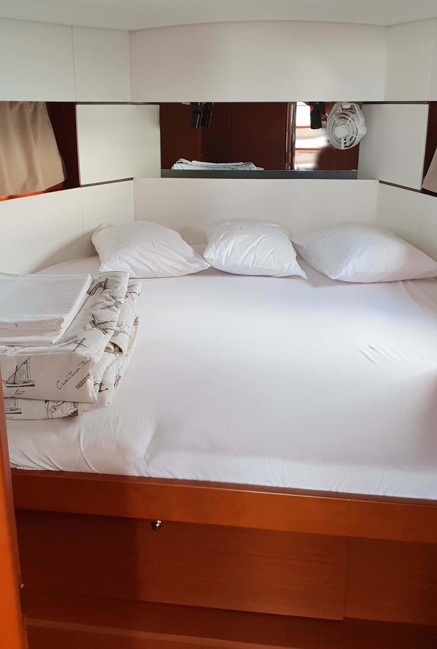 Oceanis 38.1 — photo 12