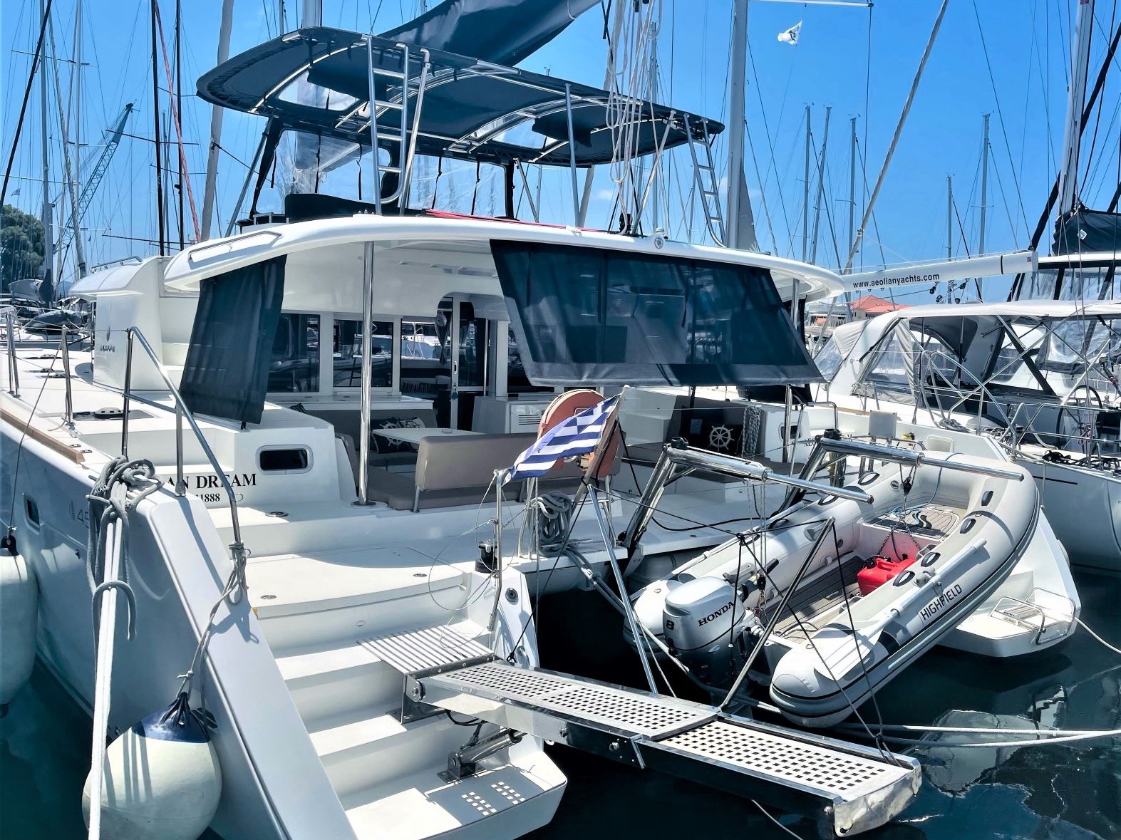 Lagoon 450 F - 4 + 2 cab. — photo 1