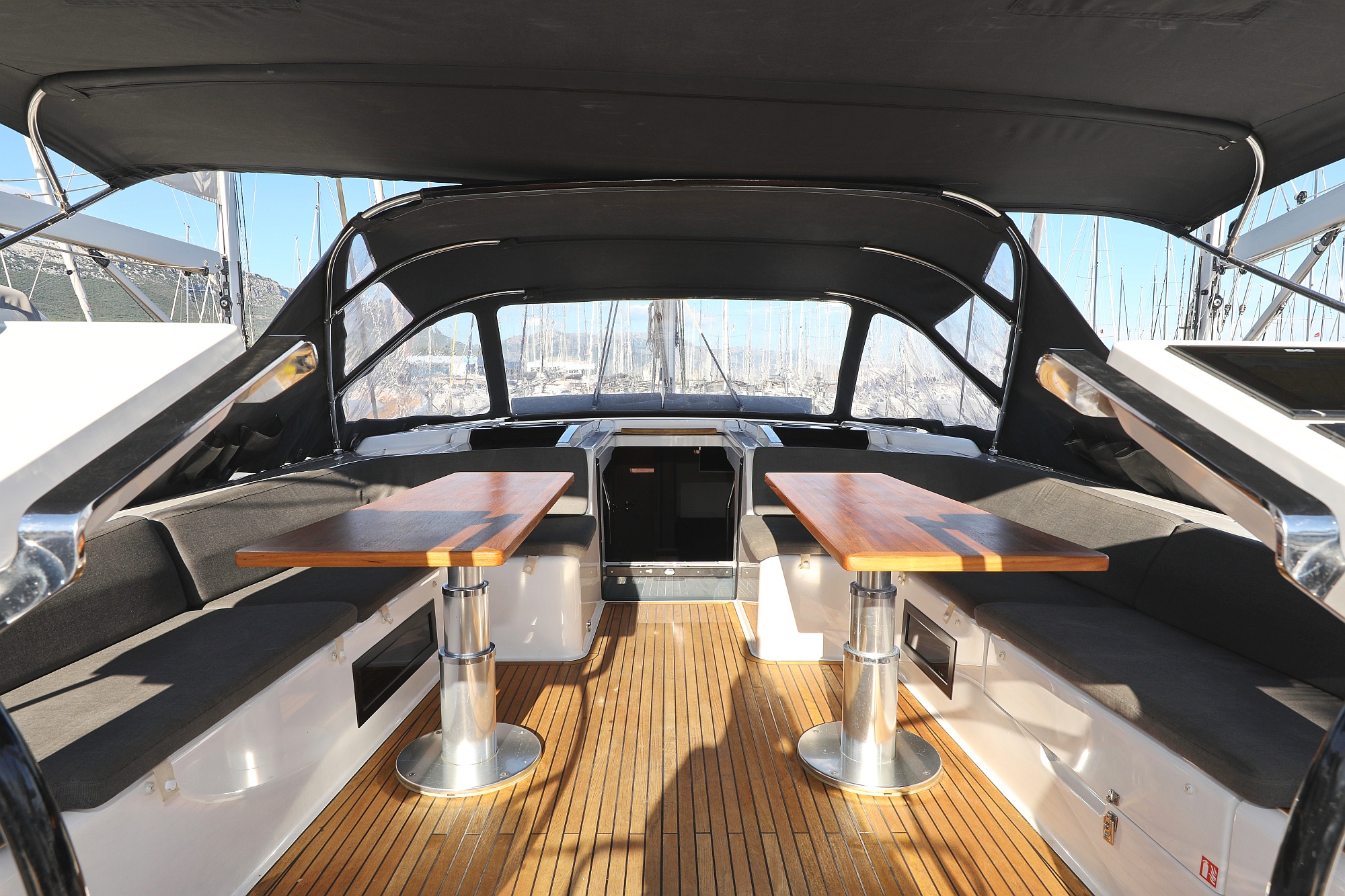 Hanse 548 - 5 + 1 cab. — photo 8