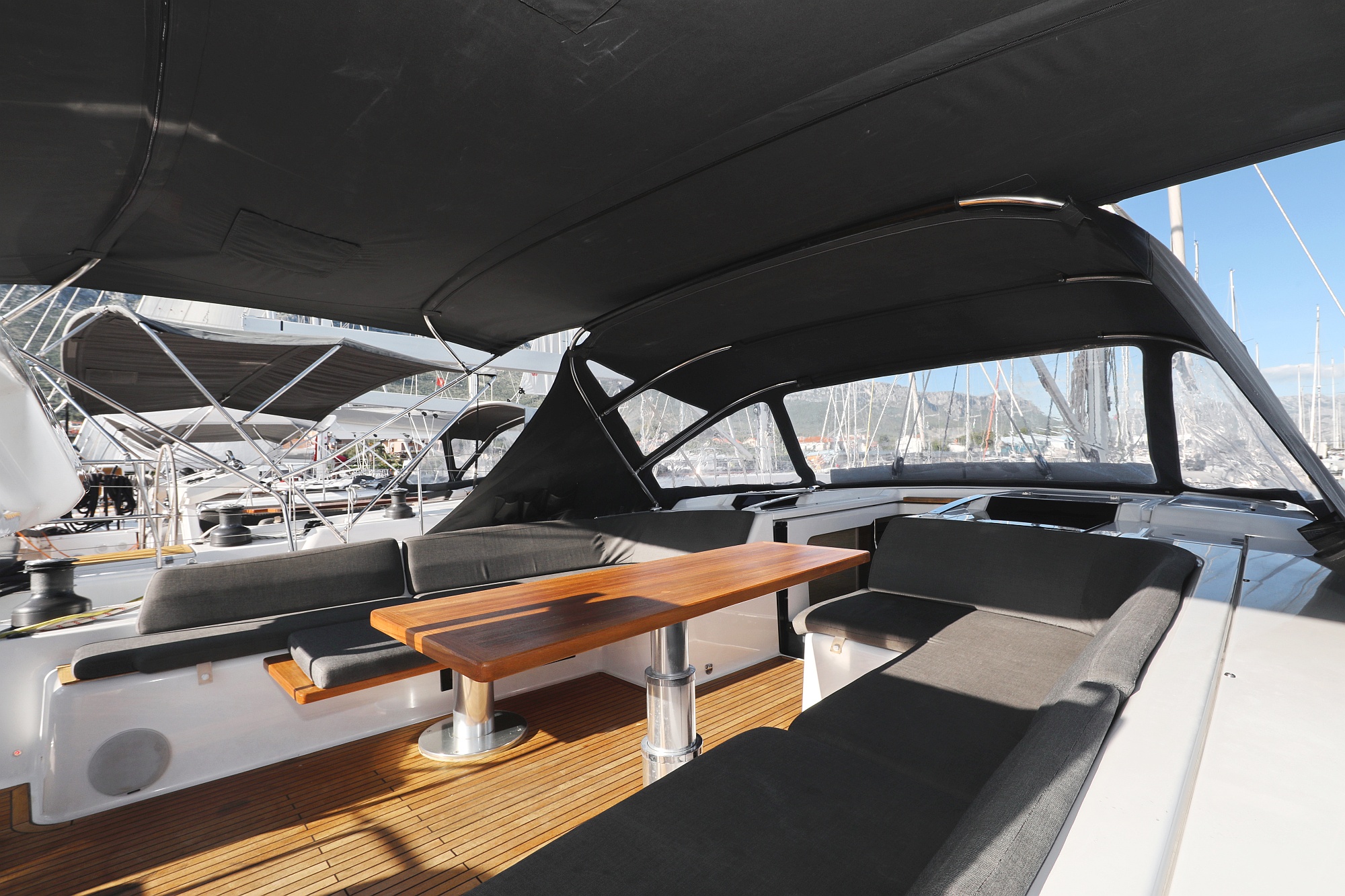Hanse 548 - 5 + 1 cab. — photo 10