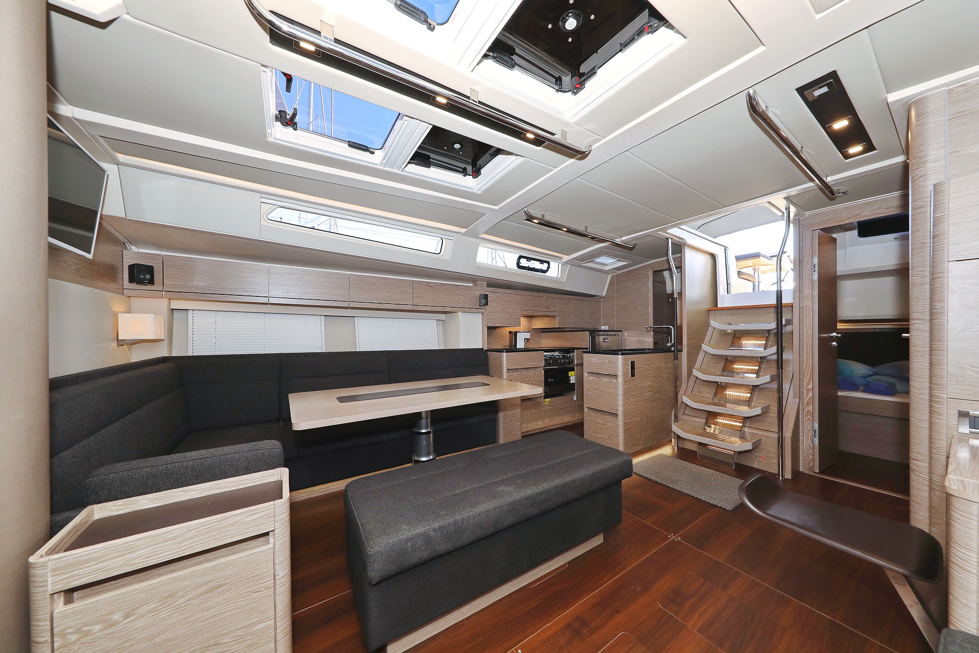 Hanse 548 - 5 + 1 cab. — photo 12