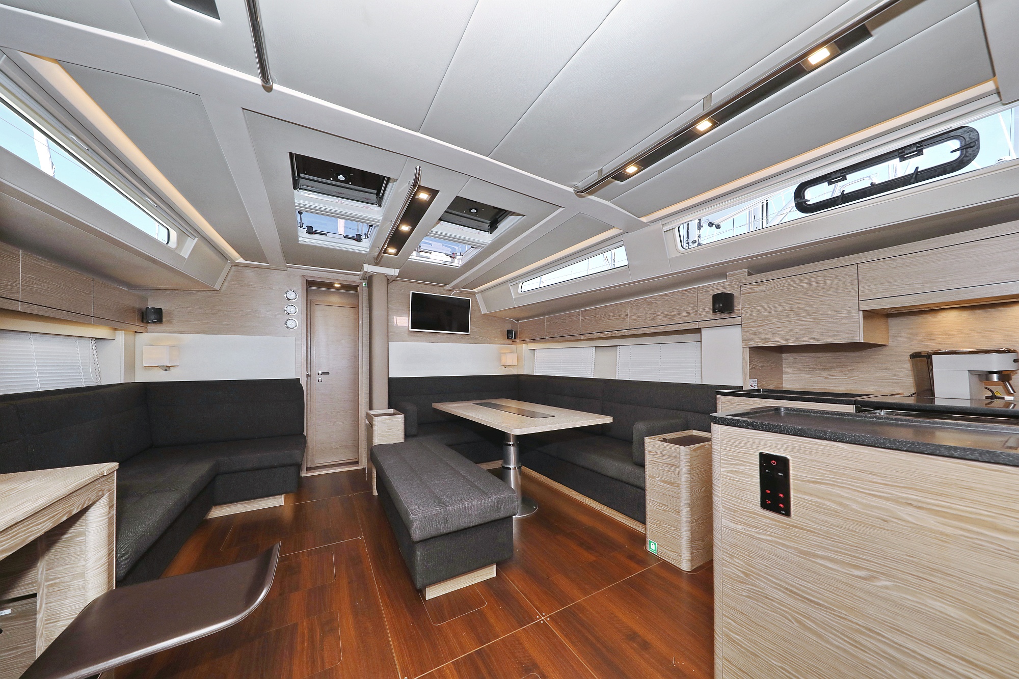 Hanse 548 - 5 + 1 cab. — photo 14