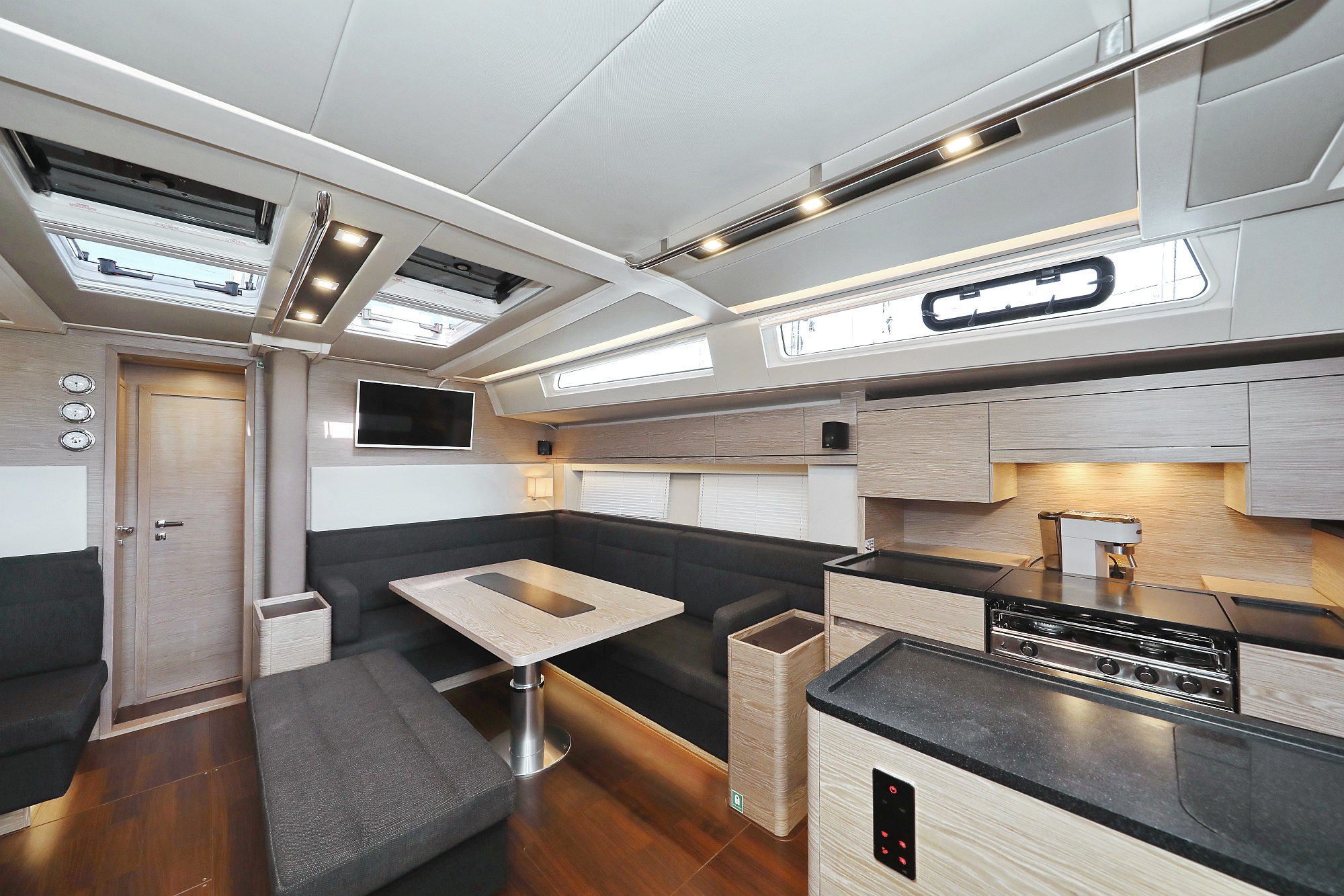 Hanse 548 - 5 + 1 cab. — photo 15