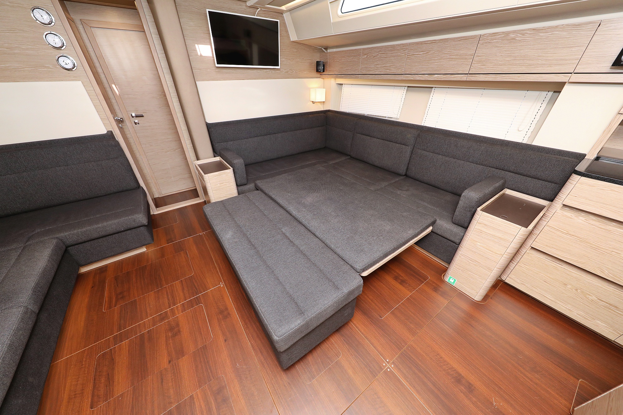 Hanse 548 - 5 + 1 cab. — photo 19