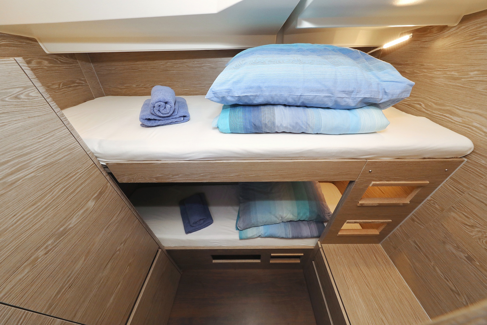 Hanse 548 - 5 + 1 cab. — photo 26