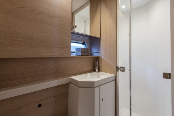 Bali 5.4 - 6 + 2 cab. — photo 16
