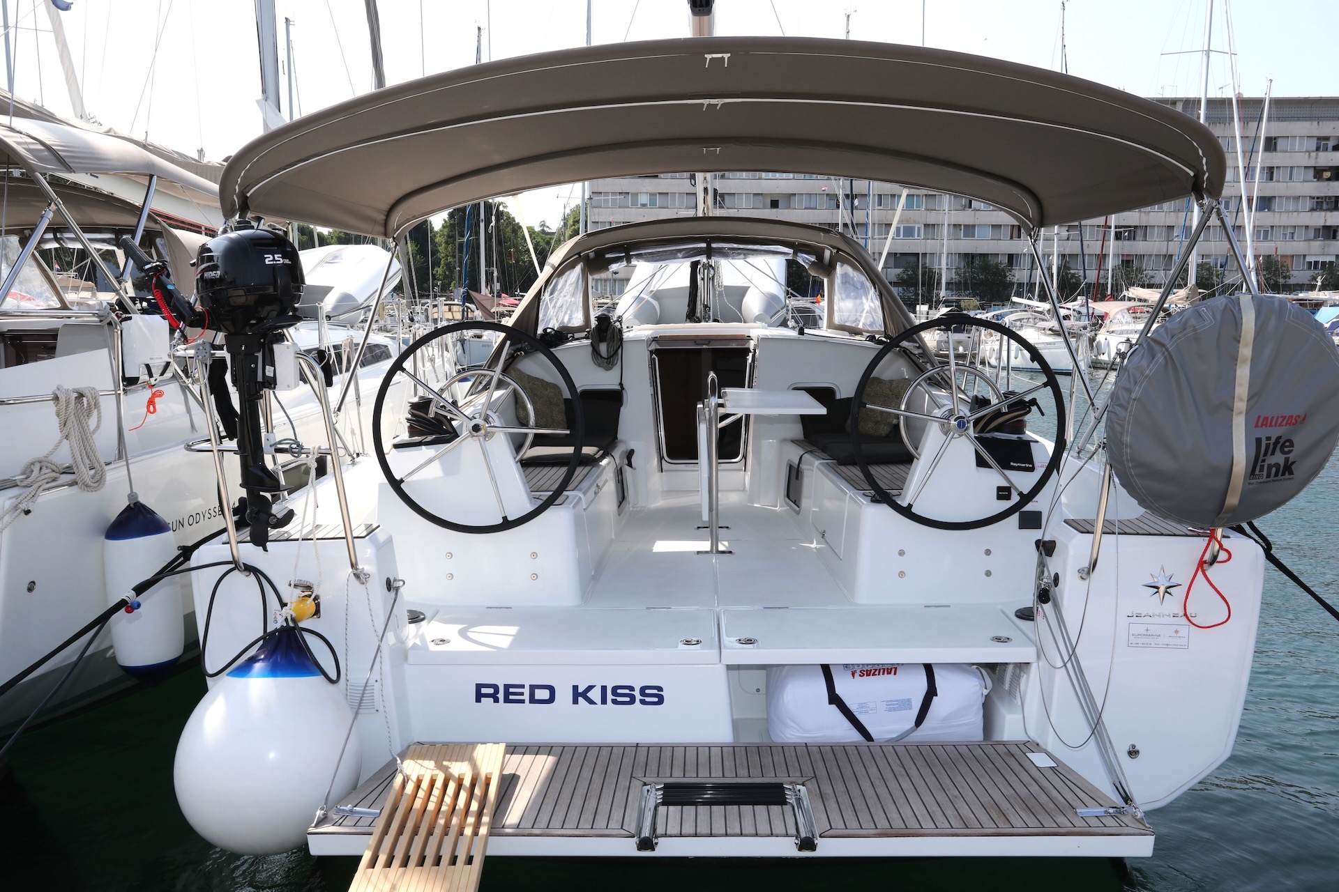 Sun Odyssey 380 - 3 cab. — photo 4