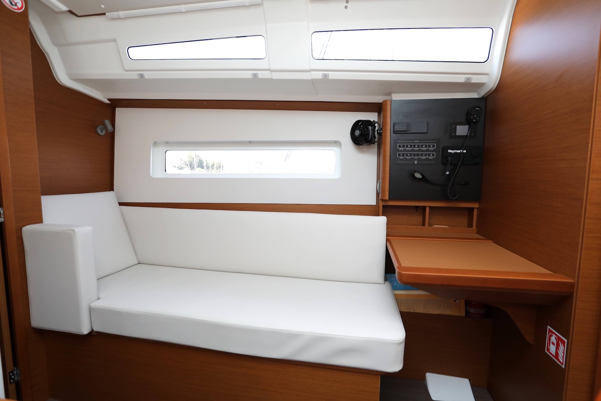 Sun Odyssey 380 - 3 cab. — photo 8