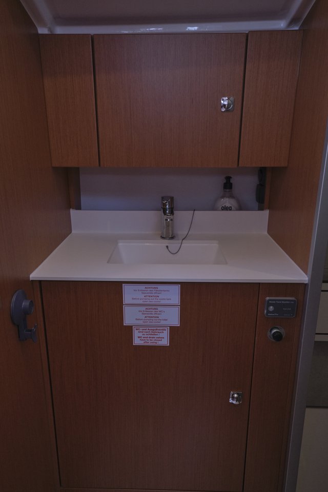 Bavaria C42 — photo 19