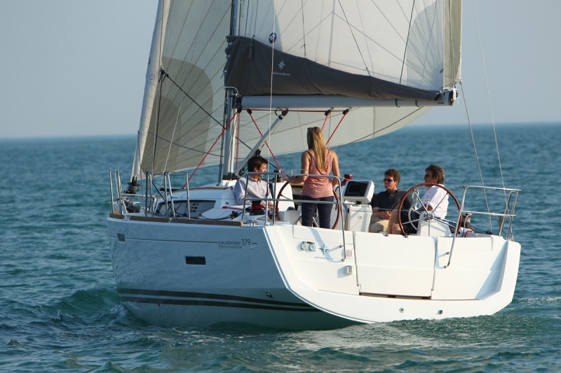 Sun Odyssey 379 — photo 1