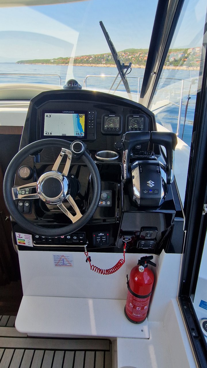 Merry Fisher 895 - 2 cab. — photo 10