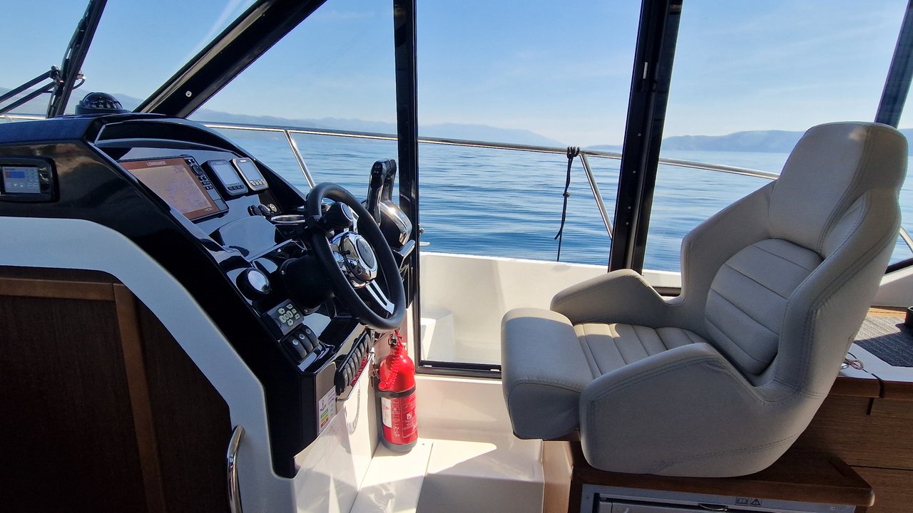 Merry Fisher 895 - 2 cab. — photo 11