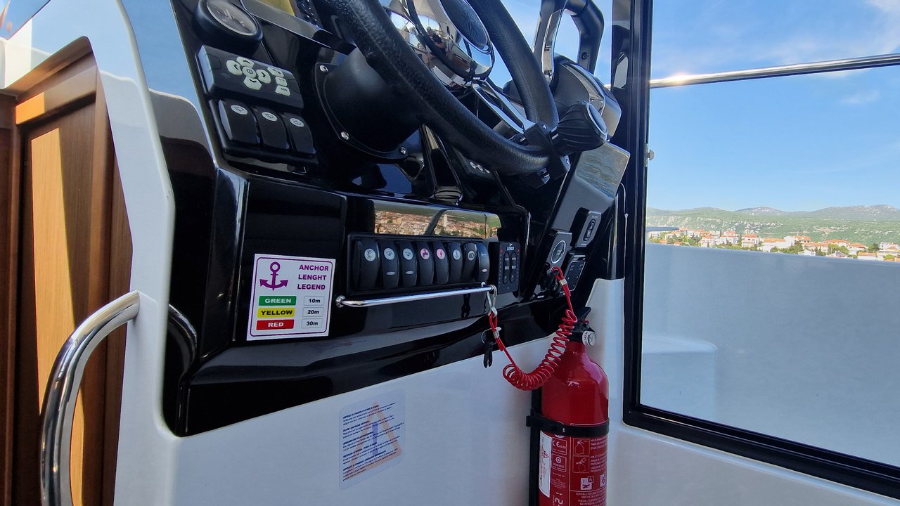 Merry Fisher 895 - 2 cab. — photo 12