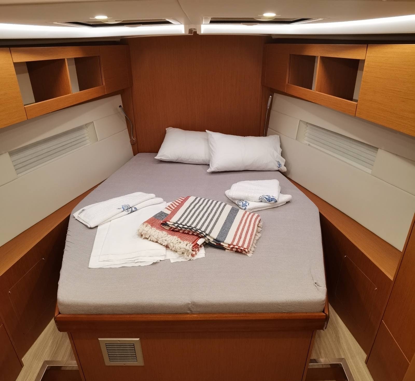 Bavaria C45 - 3 cab. — photo 11