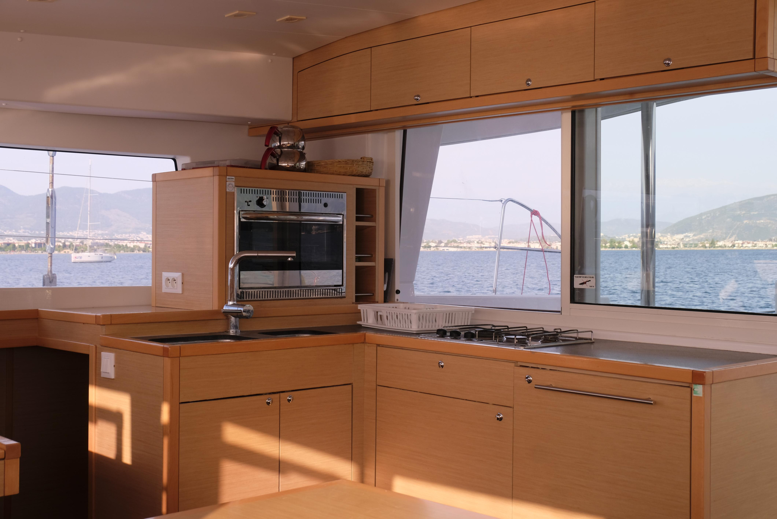 Lagoon 400 - 4 + 2 cab. — photo 8