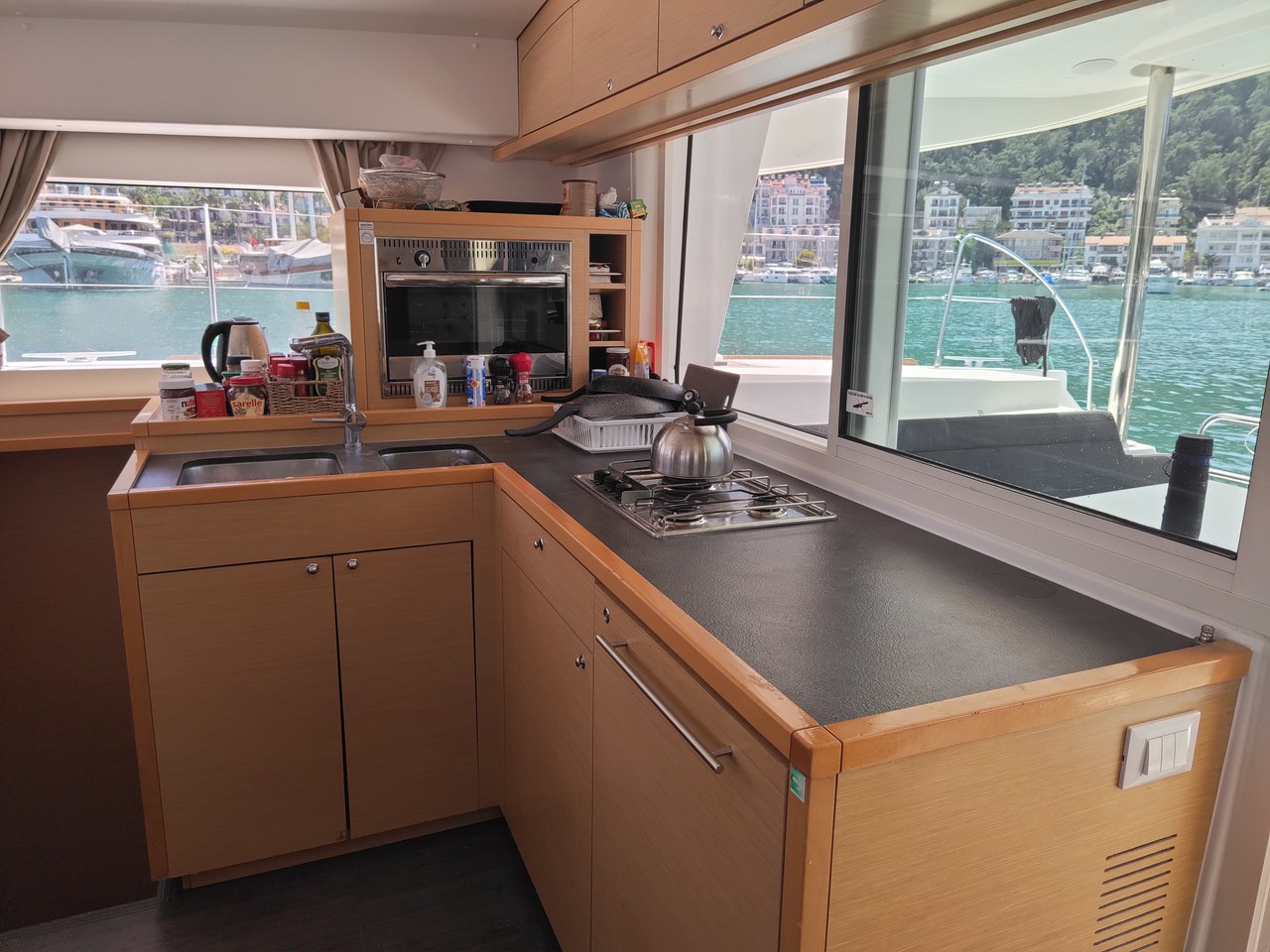 Lagoon 400 - 4 + 2 cab. — photo 28