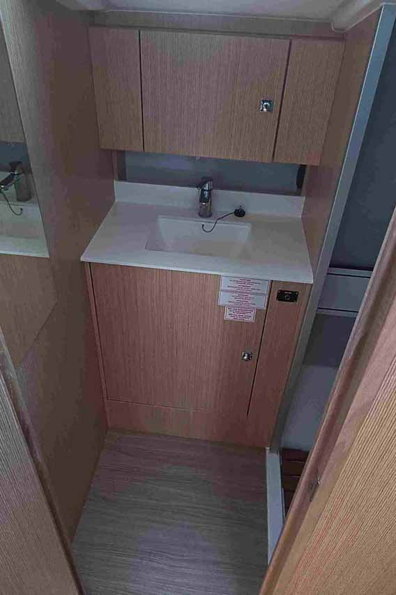 Bavaria C38 — photo 15