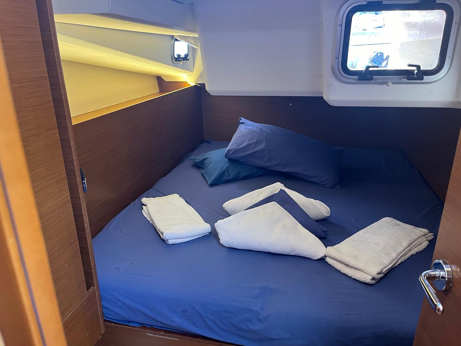 Sun Odyssey 440 - 4 cab. — photo 6