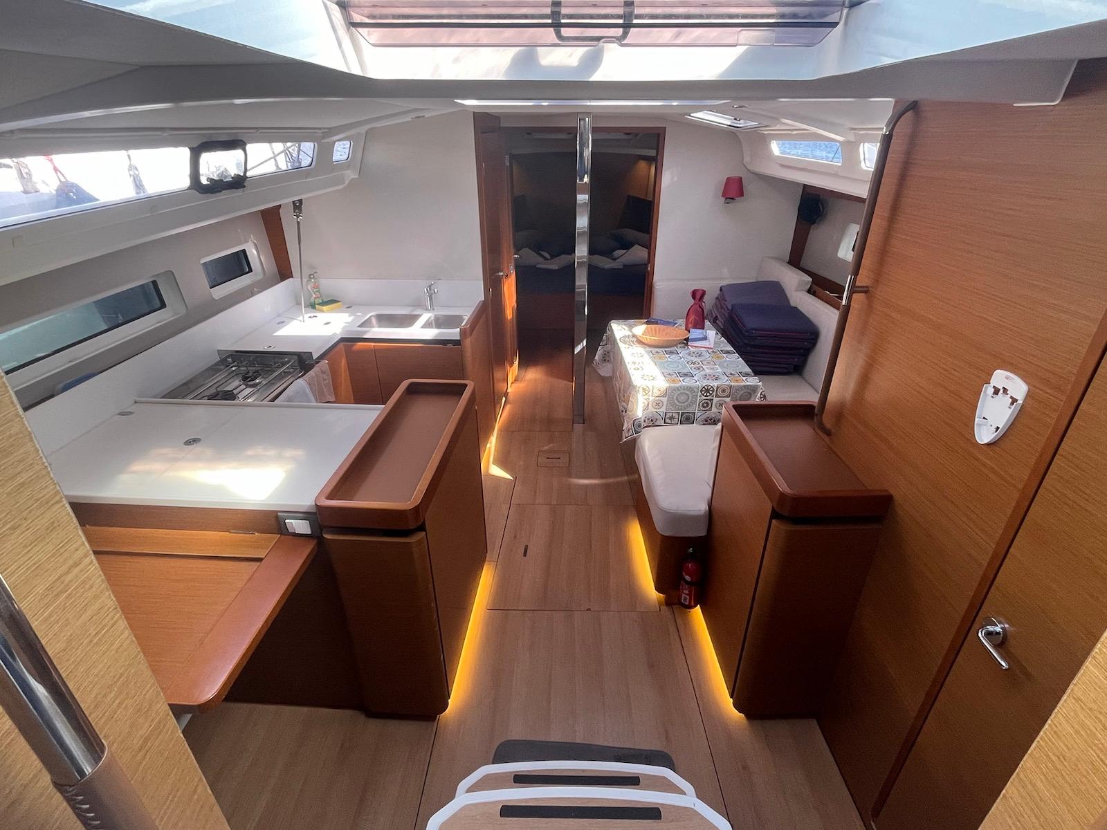 Sun Odyssey 440 - 4 cab. — photo 7