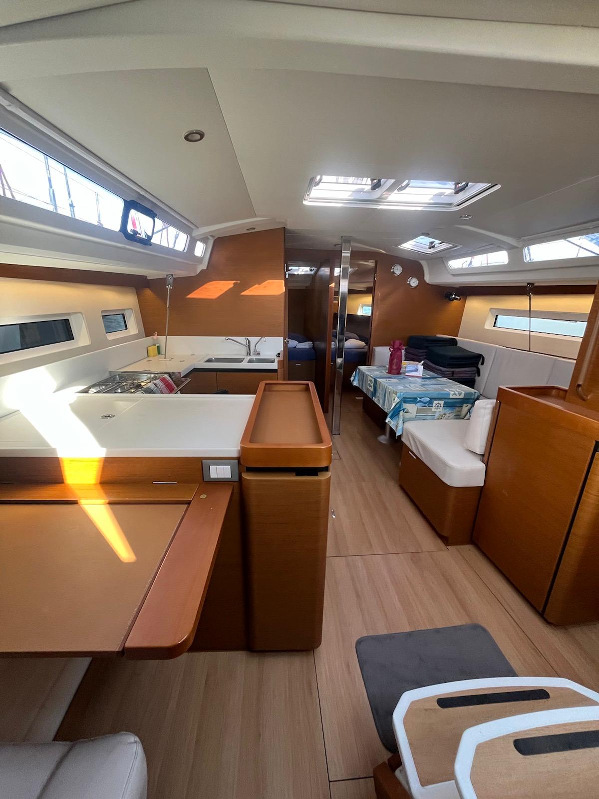 Sun Odyssey 440 - 4 cab. — photo 4