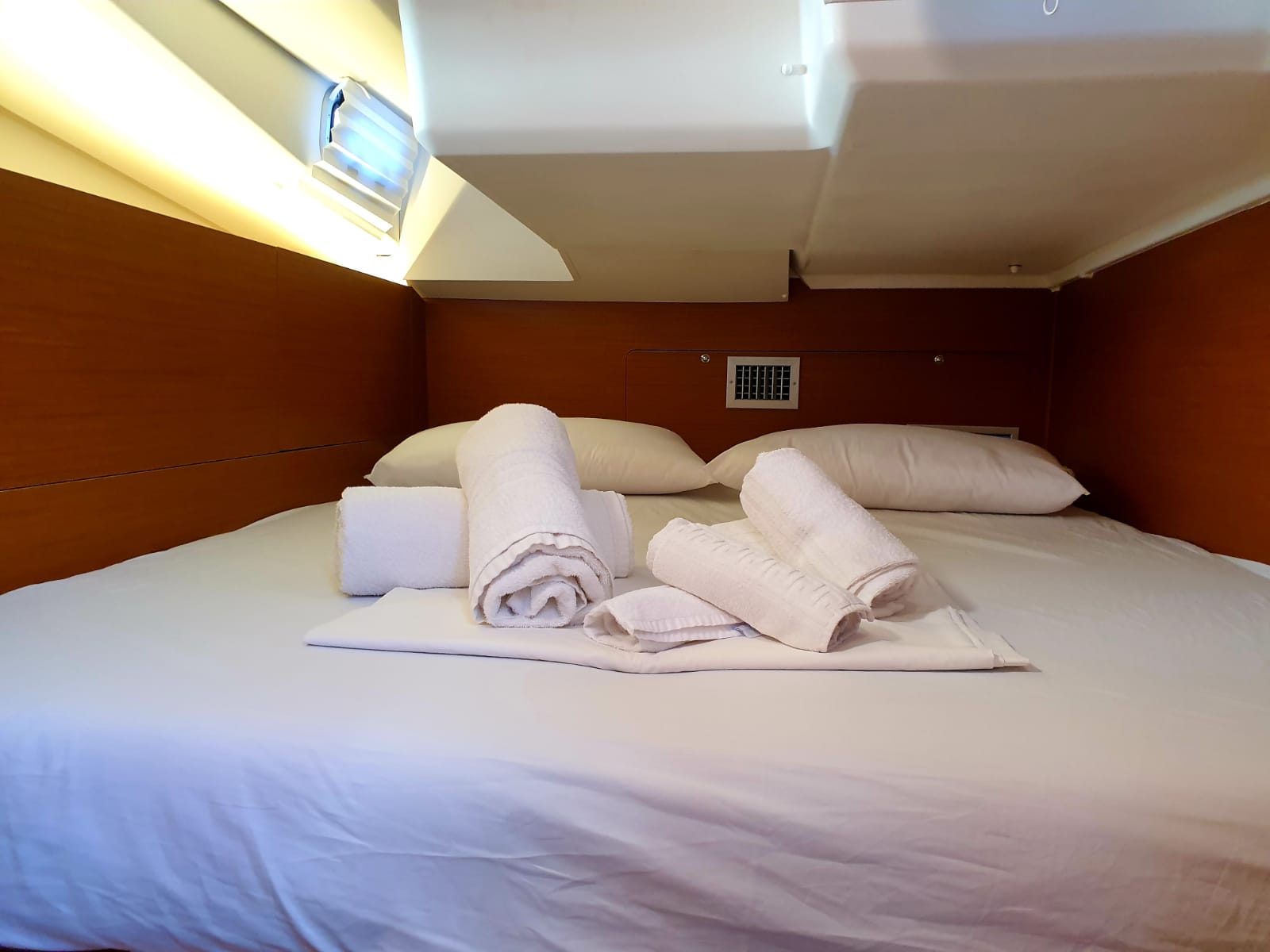Sun Odyssey 440 - 4 cab. — photo 10