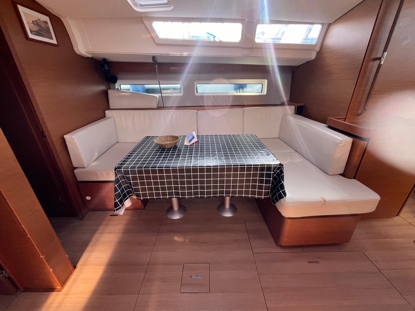 Sun Odyssey 490 - 4 + 1 cab. — photo 4