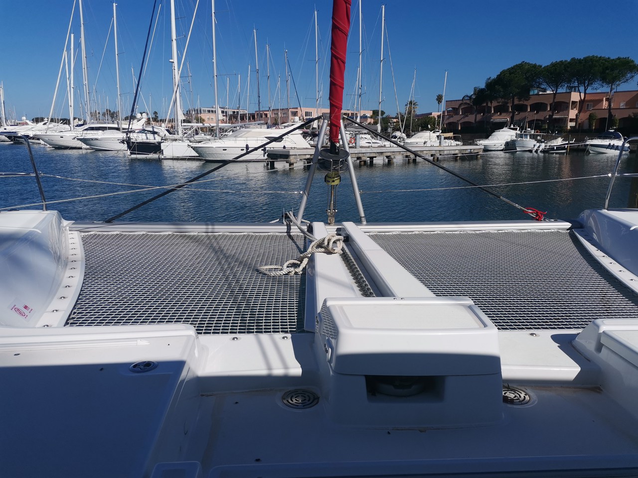 Lagoon 46 - 4 + 1 cab. — photo 3