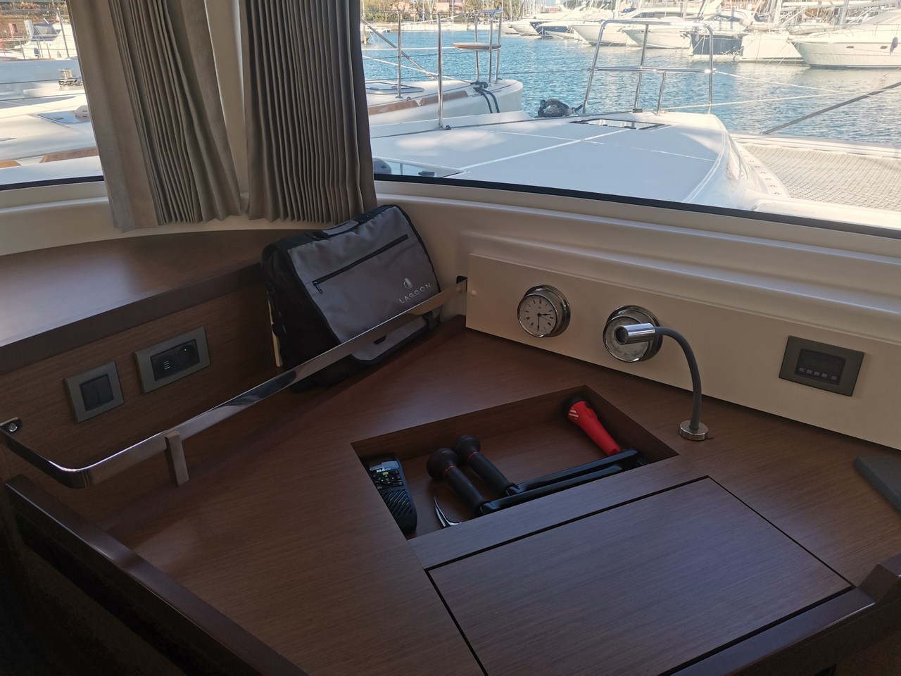 Lagoon 46 - 4 + 1 cab. — photo 8