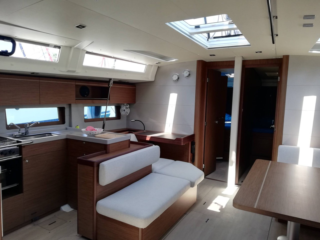 Oceanis 51.1 - 5 + 1 cab. — photo 6