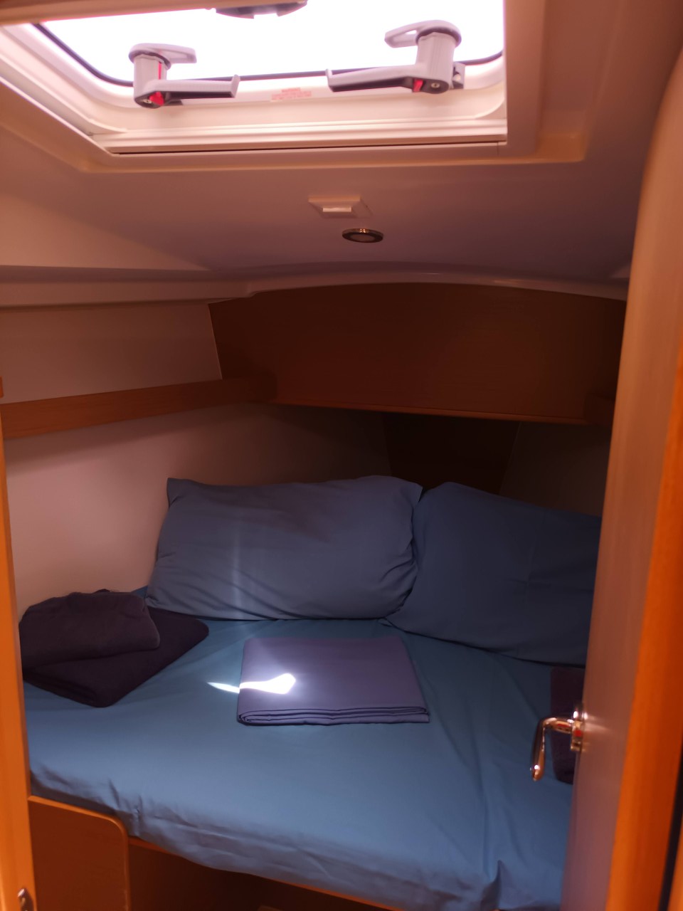 Sun Odyssey 319 - 2 cab. — photo 7