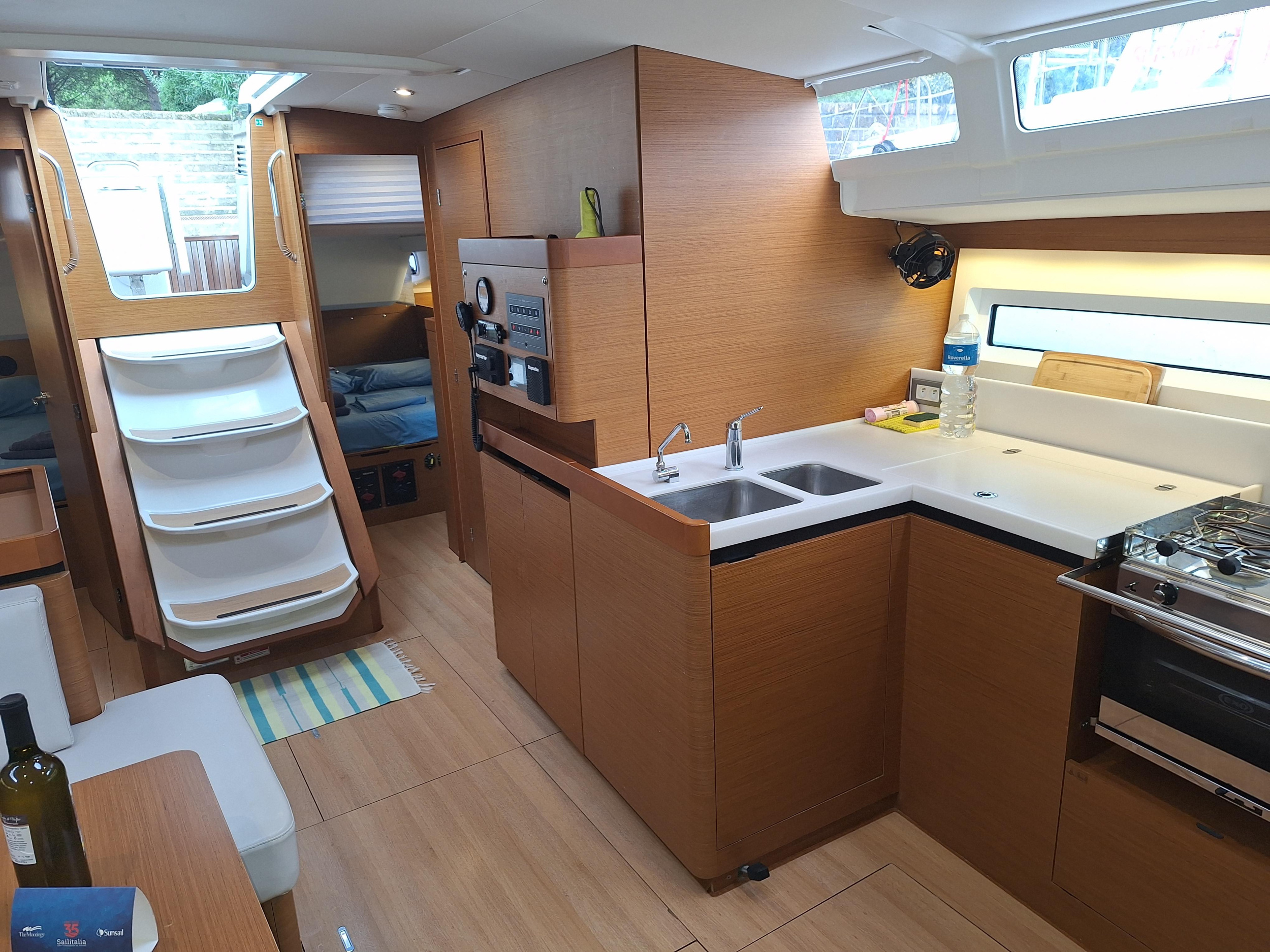 Sun Odyssey 490 - 5 + 1 cab. — photo 6