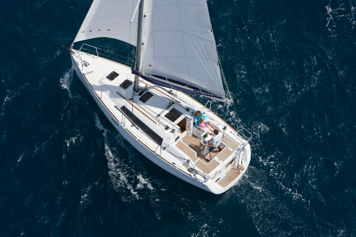 Oceanis 31 — photo 1
